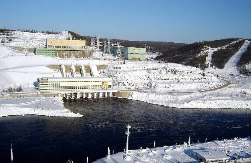 Вода не замерзает и в -50°C: что представляет собой Вилюйская ГЭС