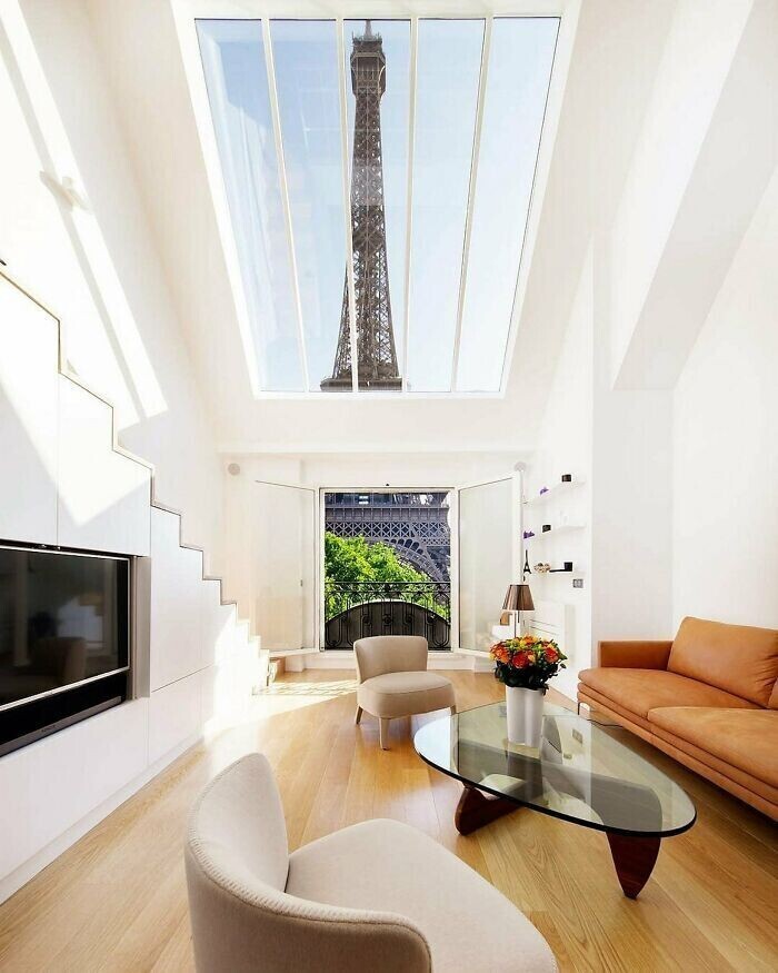 20. Красивая квартира в Париже с прекрасным видом на Эйфелеву башню