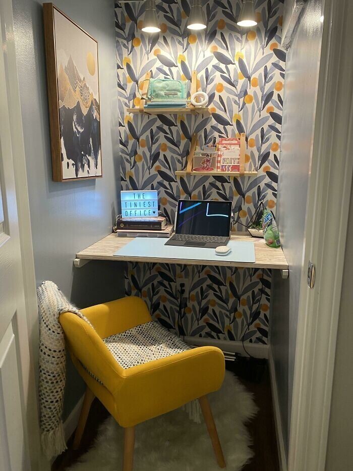 "Я сделала себе мини-кабинет из стенного шкафа"