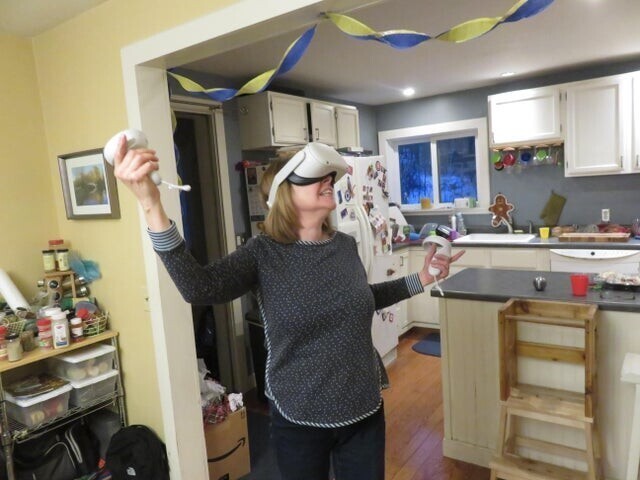 Мне сегодня подарили очки виртуальной реальности