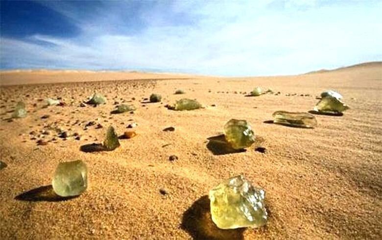 Ливийское стекло - необычный минерал пустыни
