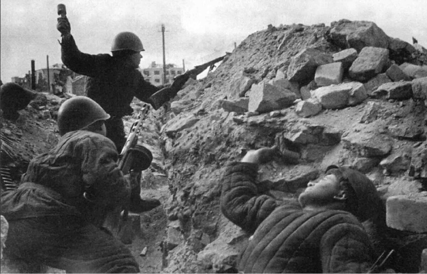 Для чего советские солдаты привязывали к гранатам крючки