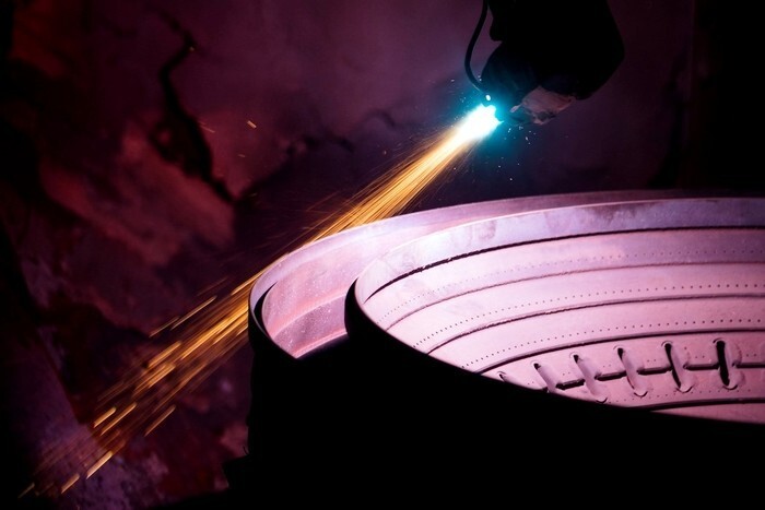 Учёные Самарского университета испытывают технологию плазменного напыления жаропрочного покрытия на детали турбореактивного двигателя