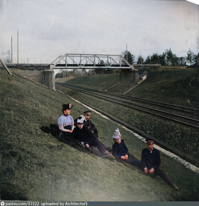 Фото у Николаевской железной дороги (в районе Петровско-Разумовской).  1900 год.