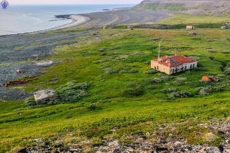 Заброшенный на острове в Арктике городок маячной команды "Северный Кильдин"