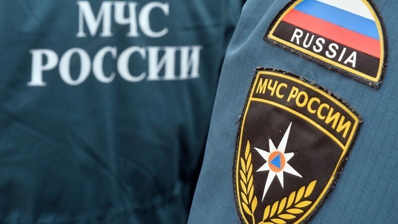 Московские спасатели подарили социально уязвимым москвичам пожарные извещатели