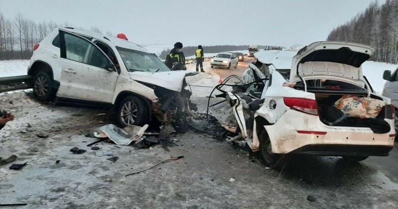 Авария дня. Смертельная авария с четырьмя жертвами в Татарстане