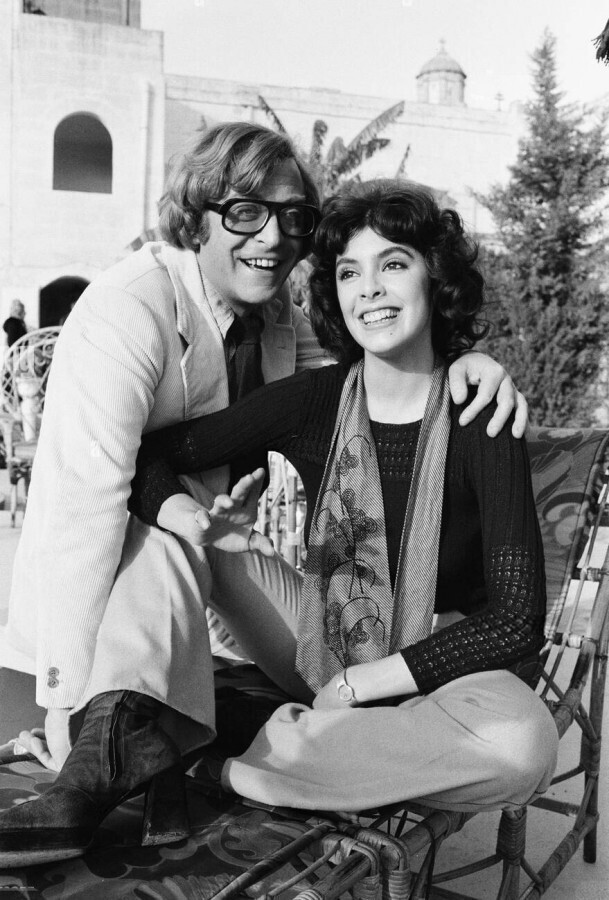 17 января 1972 года. Мальта. Актеры Майкл Кейн и Надя Кассини на съемках фильма «Чтиво» (Pulp).