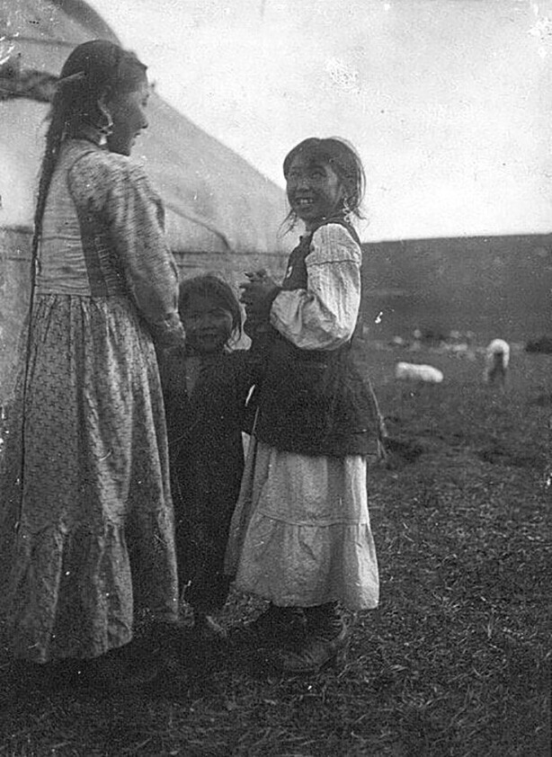 Казахстан , Семипалатенская область , 1927 -й год ...