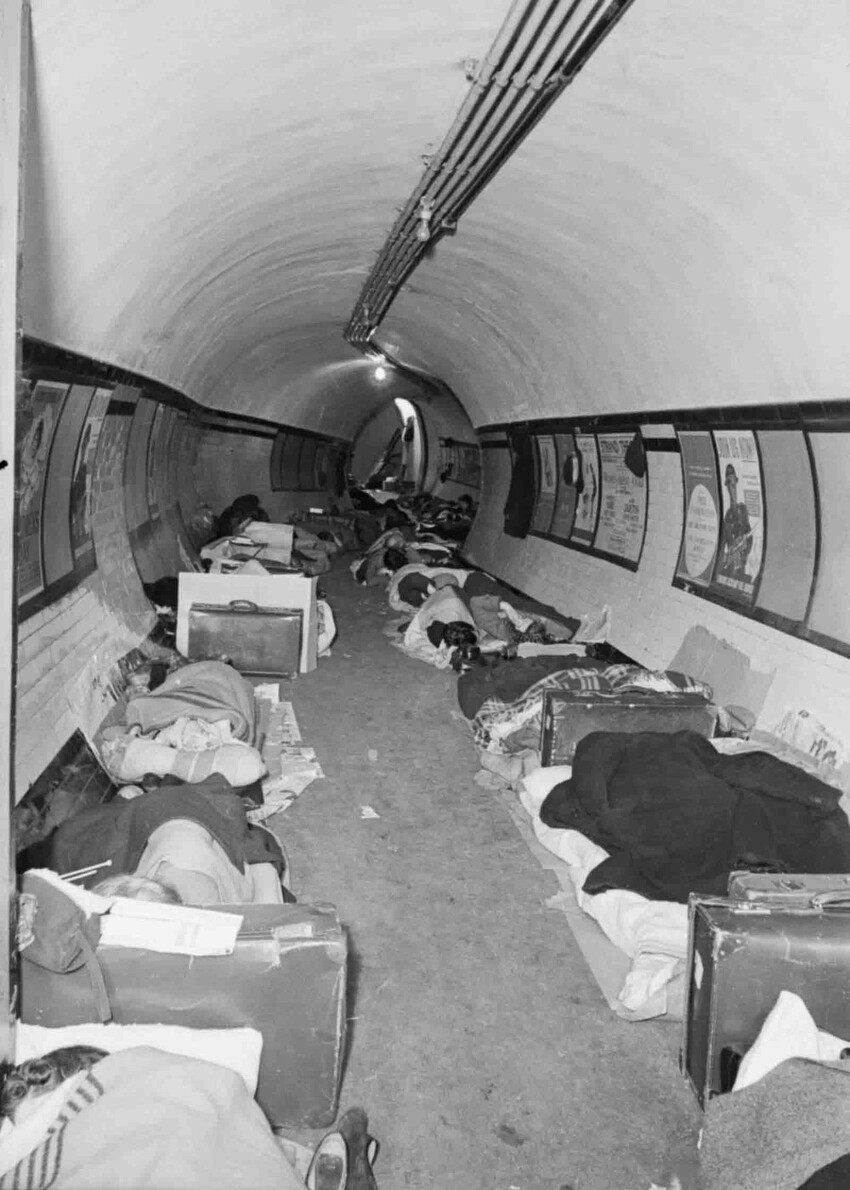 Как жители Лондона искали убежище в метро во время Второй мировой войны