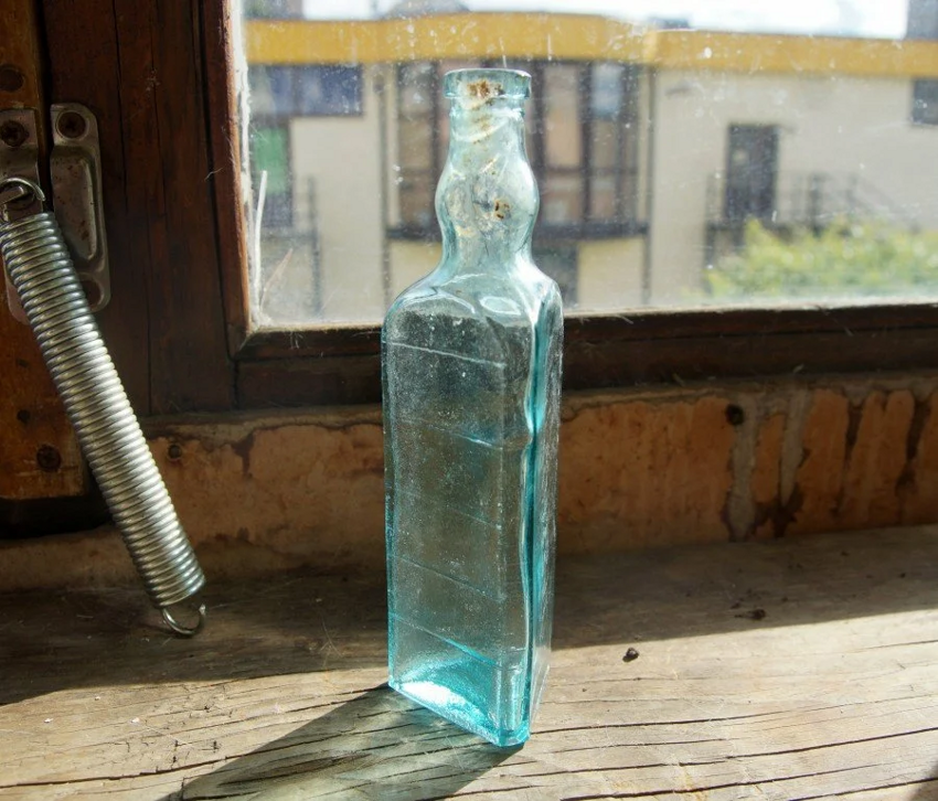 Почему в СССР делали треугольные стеклянные бутылки — и куда они делись теперь