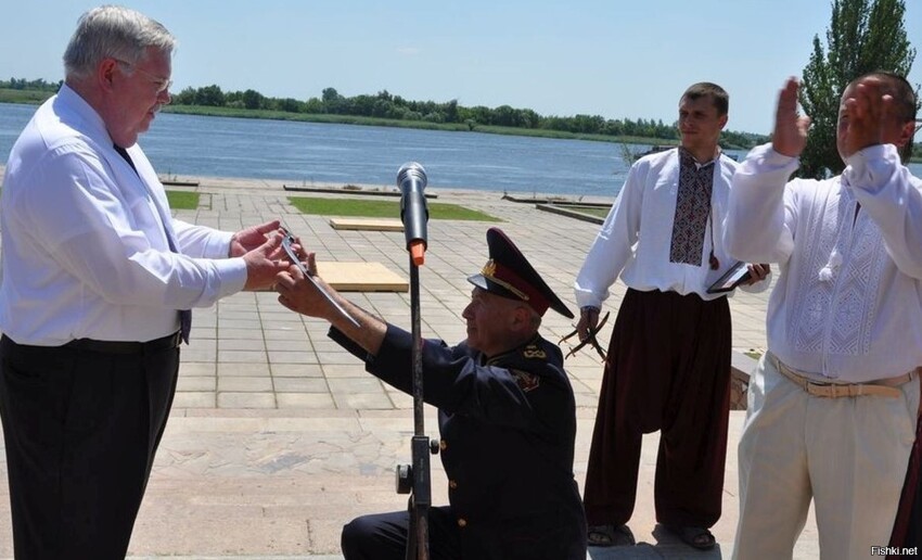 Холуйство и лакейство