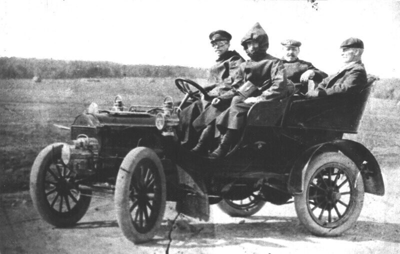 Oldsmobile тонно 1905 г. К.П. Головкина.