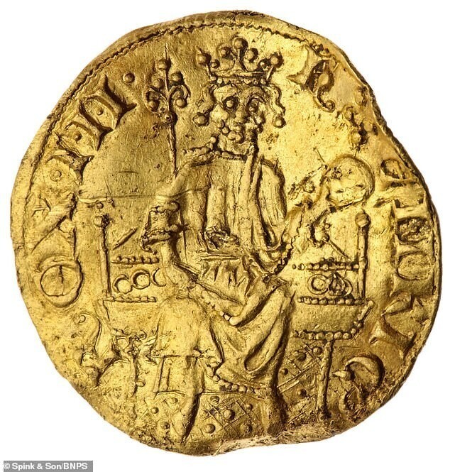 Искатель кладов нашел редчайшую золотую монету с изображением Генриха III