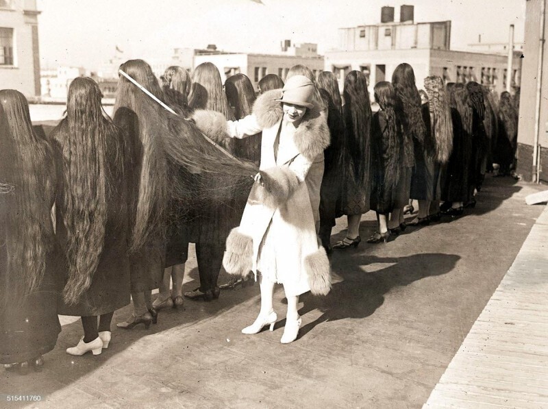 Конкурс на самые длинные волосы. Победила Женевьева Слейд - 152см. 1926г.