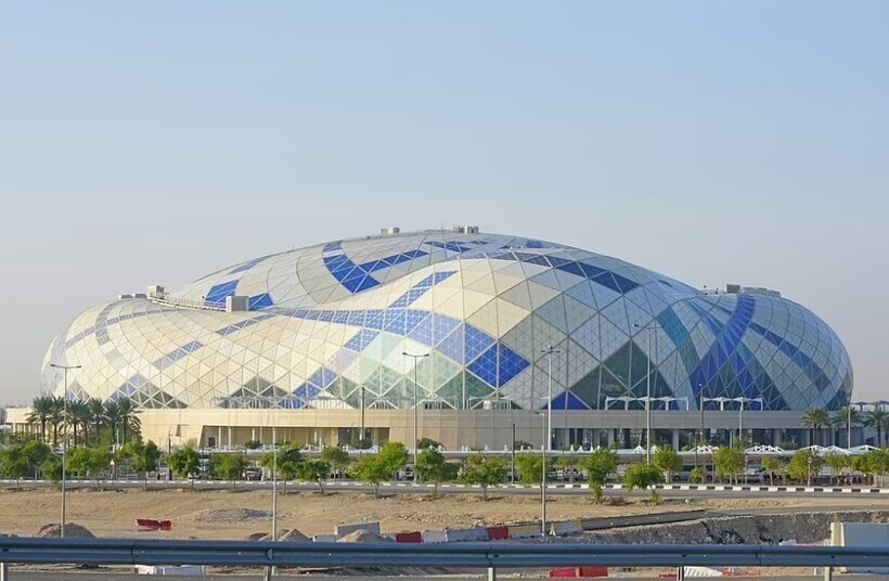 В Катаре появился стадион из старых контейнеров: его можно собирать как LEGO