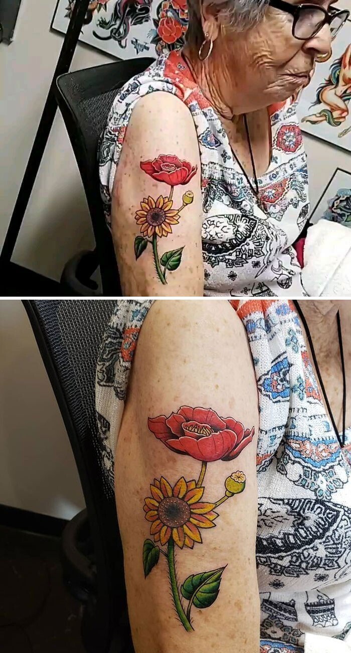 25. "Сделала татуировку своей бабушке. Теперь у нее на руке есть мак и подсолнух - два цветка, которые они с дедушкой очень любили выращивать"