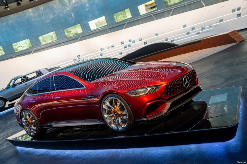 Mercedes AMG GT Concept 2017 в музее в Штутгарте