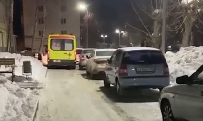 В Татарстане водитель отказался убирать свою машину ради скорой с ребенком