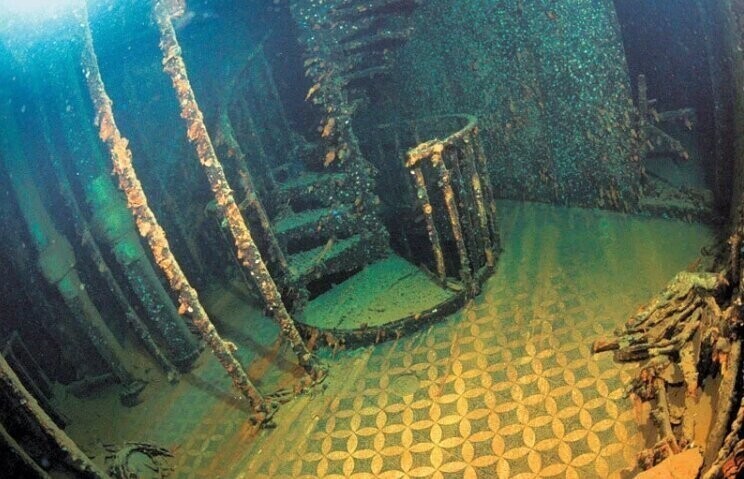 Почему "Титаник" все еще лежит на дне океана