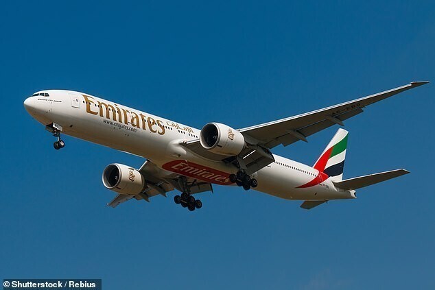 Стюардессы Emirates боятся "весовой полиции"