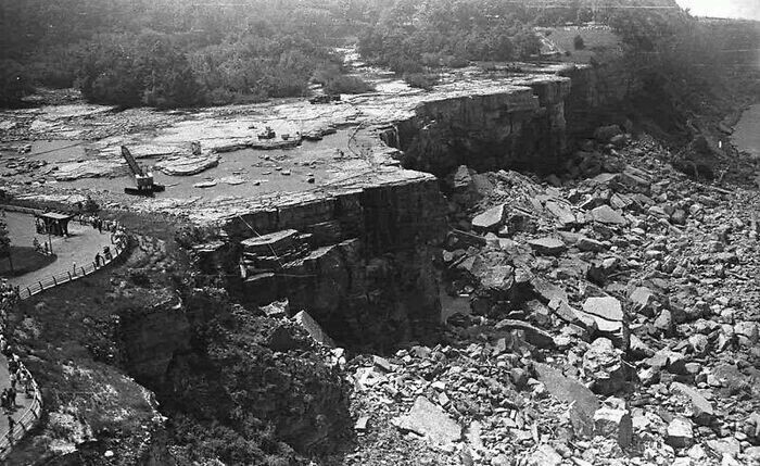 32. Редкое фото Ниагарского водопада без воды, 1969 год