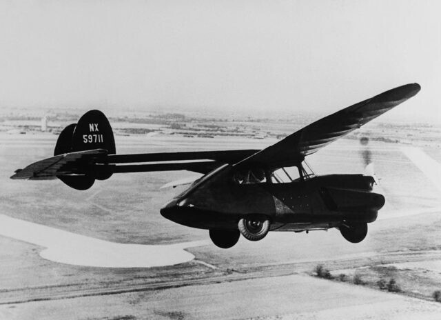 Летающий автомобиль над Гарлендом, штат Техас, 1946 год