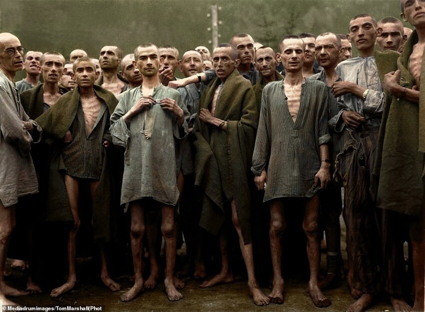 Британец раскрасил фотографии жертв Холокоста к 77-летию освобождения узников Освенцима