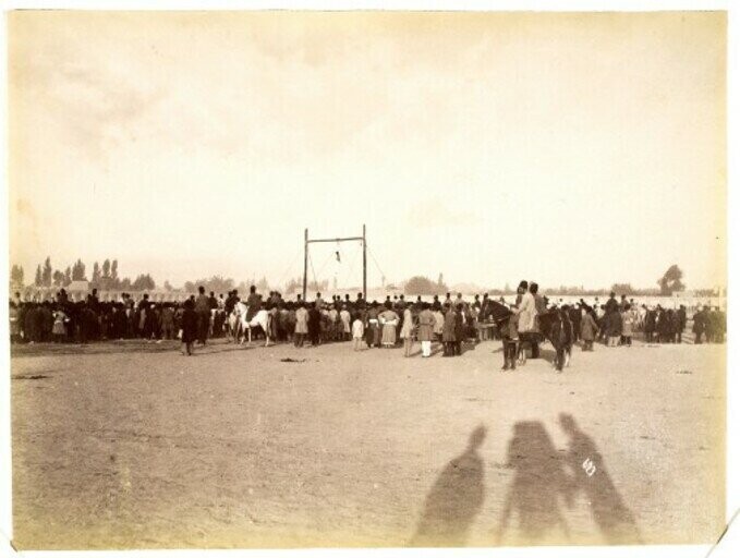 Публичное повешение Мирзы Реза Кермани - убийцы Насера ад-Дина - в 1896 году