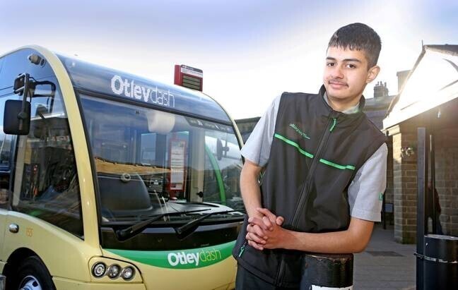 Самый молодой в стране водитель автобуса пришел к своей мечте
