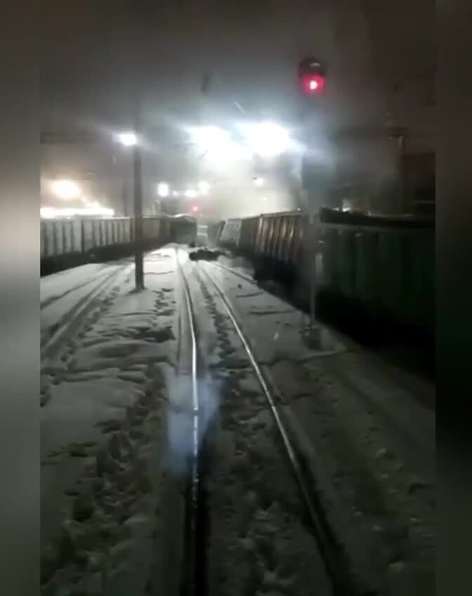 Два железнодорожника пострадали при сходе вагонов в Москве 