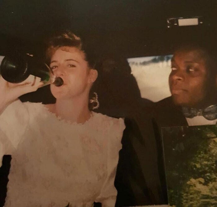 "Это свадьба моих родителей в 1991 году. Мое любимое фото"