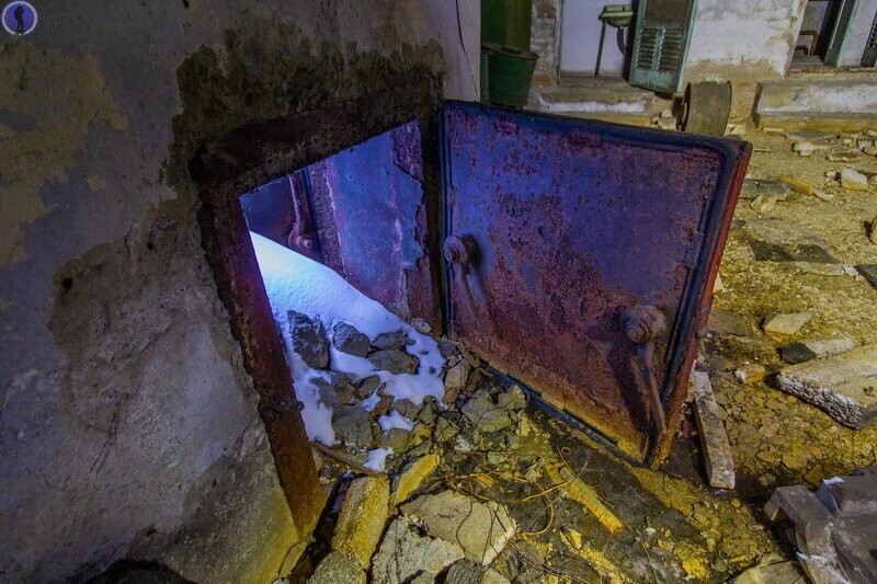 Забытое убежище закрытой кондитерской фабрики "Спутник"