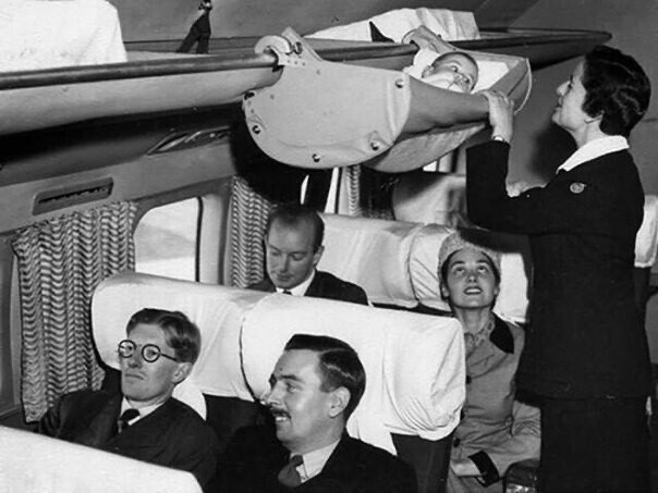 Вот как раньше дети летали в самолетах. США, 1950-е.