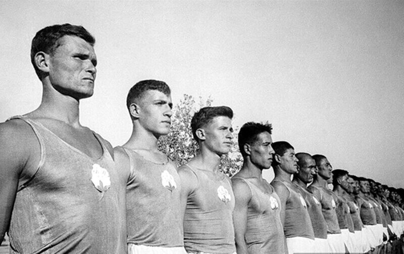 В СССР спортсменам запрещали пить воду на тренировке, а сейчас, наоборот, рекомендуют. Кто прав?