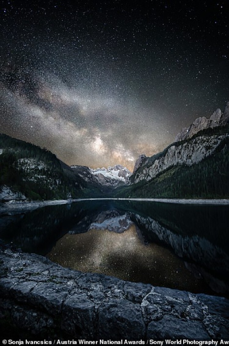 Млечный путь над озером Фордерер Госау, Австрия. Фотограф Sonja Ivancsics