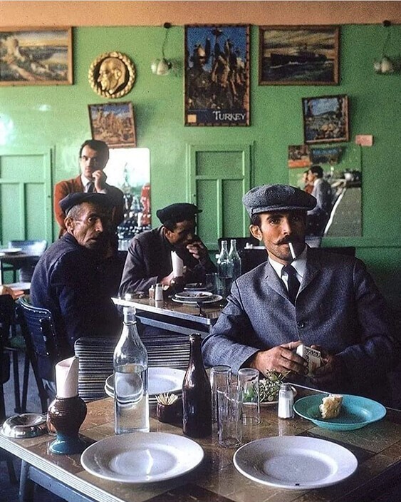 В ресторане Константинополя. Турция, 1970 год