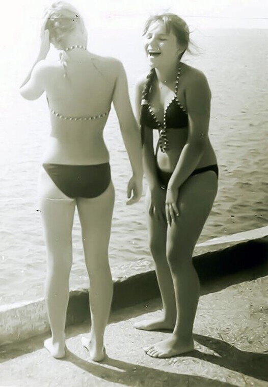 Девчонки у моря, фото 1991 года