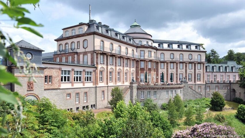 Дворцы и архитектурные памятники курортного городка Баден-Баден: у дочери Назарбаева нашли роскошные замки и виллы в Германии