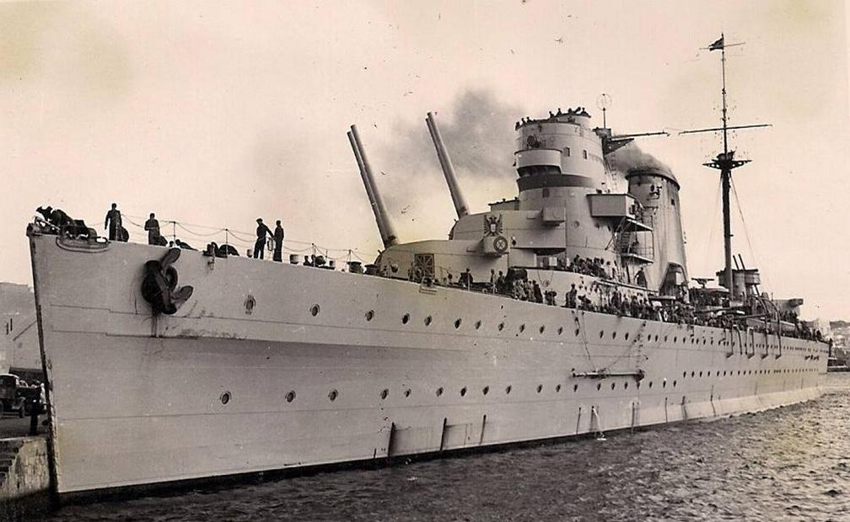 Символ испанского флота — тяжёлый крейсер Canarias