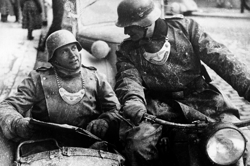 Зачем немецкие солдаты носили металлический щиток на груди?