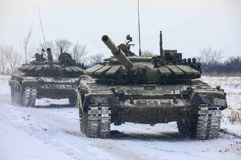 Украинские чернозёмы достаточно промёрзли для прохождения российских танков, а наступления всё нет...