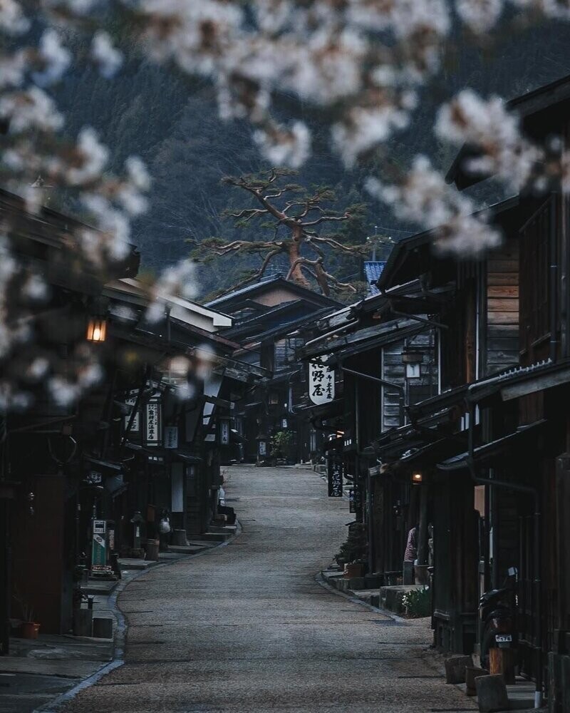 Этот старый город в Японии похож на декорации к фильму