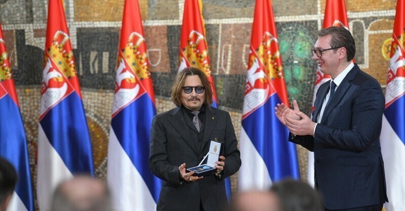 Непотопляемый пират: Джонни Деппа наградили в Сербии и будут снимать во Франции