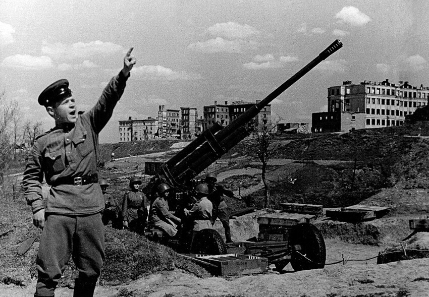 Как девчонки-зенитчицы остановили армаду немецких танков на подступах к Сталинграду