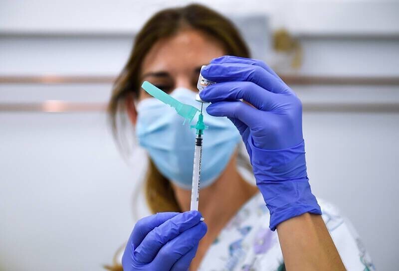 Центр Гамалеи в Москве не нашел для клинических испытаний детей без антител к ковиду