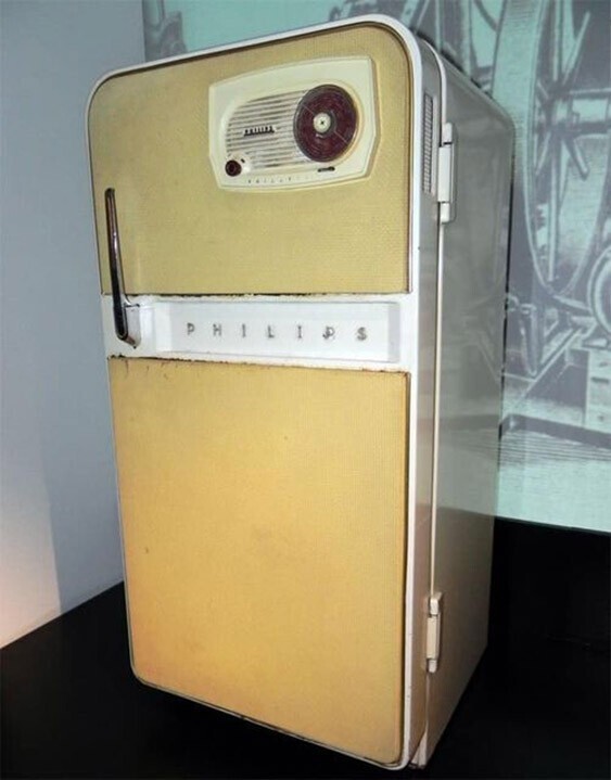 Холодильник Philips Radio Frigo со встроенным радио. 1956 год