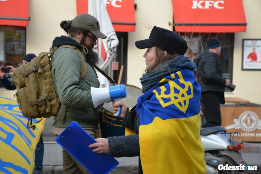 «Это какой-то позор» – Одессу прогнали через сине-жёлтый марш