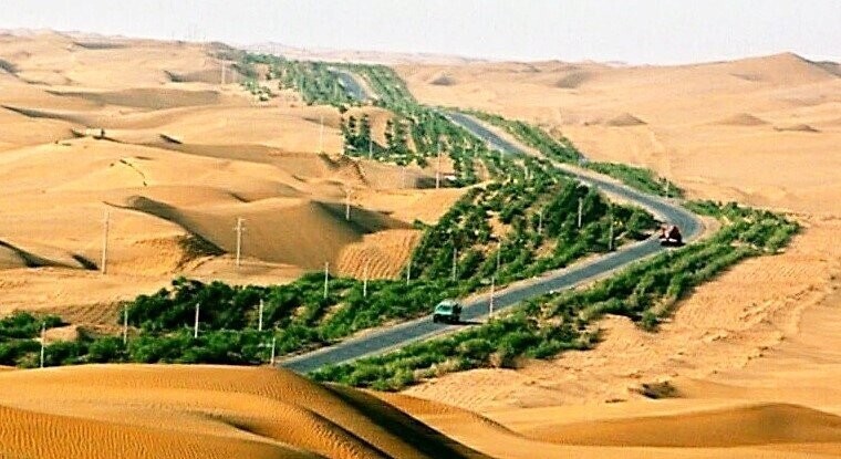 Зачем Китай проложил огромное шоссе через пустыню