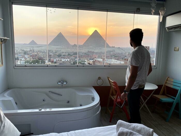 16. "Вид на красивый закат из Airbnb в Египте, 2020"